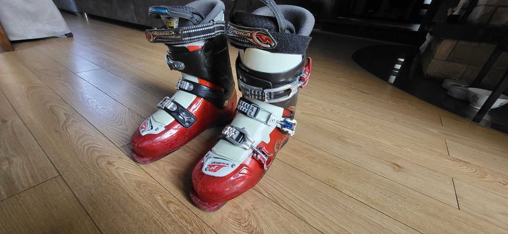 Sprzedam buty narciarskie rozmiar 29 335mm Nordica