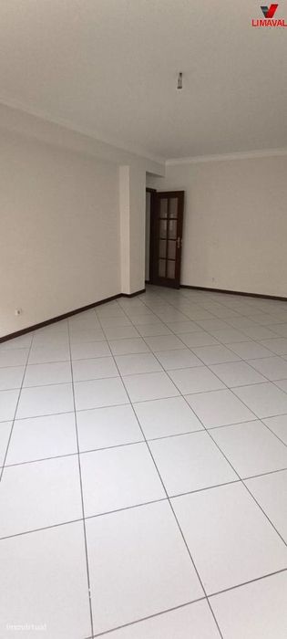 Apartamento, para arrendamento, Braga - Nogueira, Fraião e Lamaçães