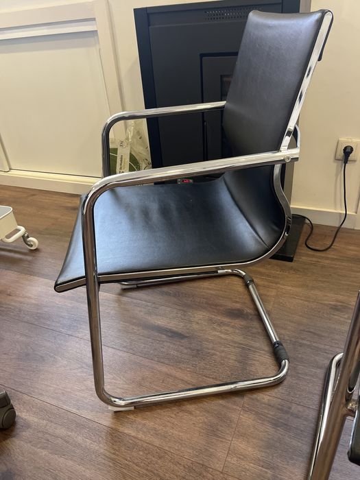 Cadeiras de escritório em pele