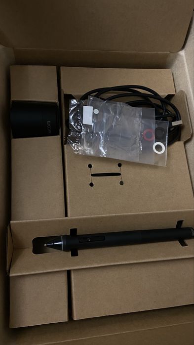 Графічний планшет Wacom Intuos Pro S