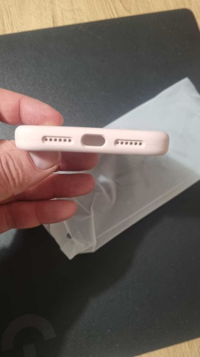 Etui. plecki iPhone 11