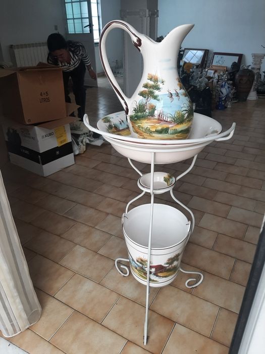 Vendo lavatório antigo8