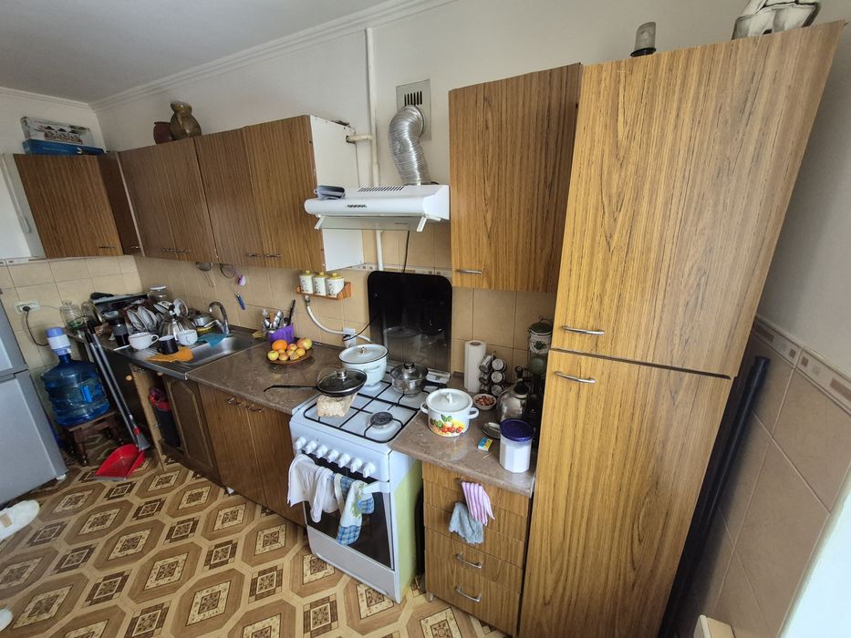 Кухонні меблі + витяжка + духовка