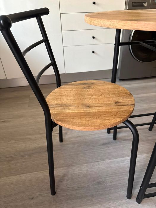 Mesa de cozinha em madeira