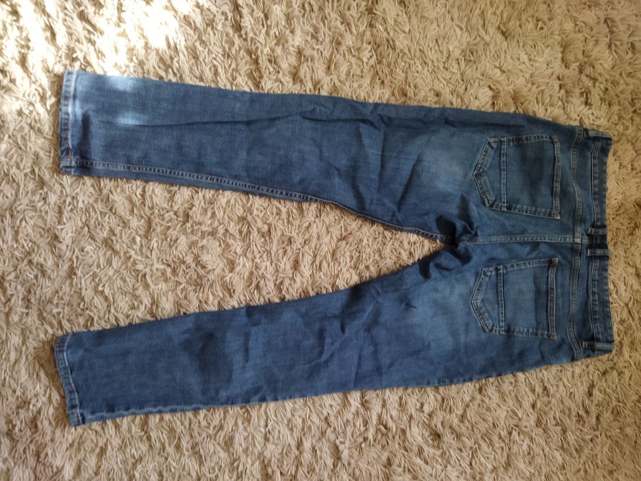 Продам джинсы новые