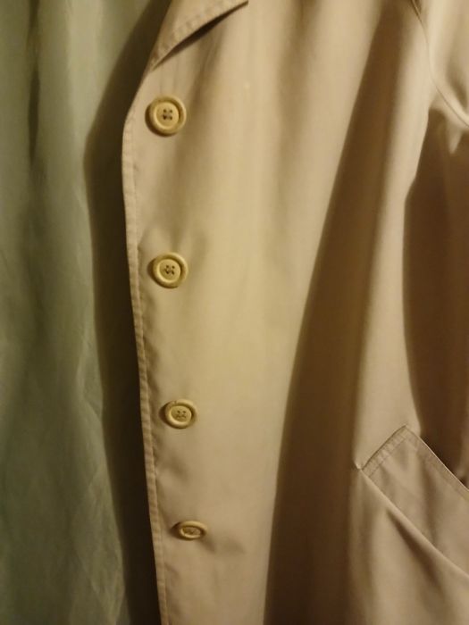 Gabardina tamanho 42, marca C'est Chic