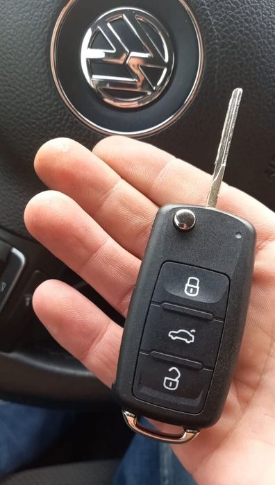 програмування автомобільних ключів