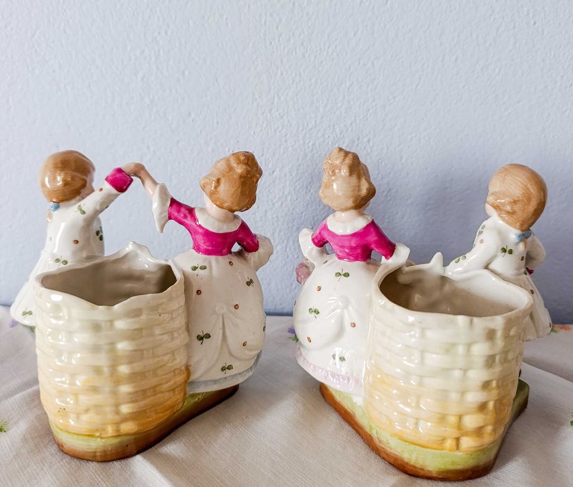 Par de Floreiras em Porcelana