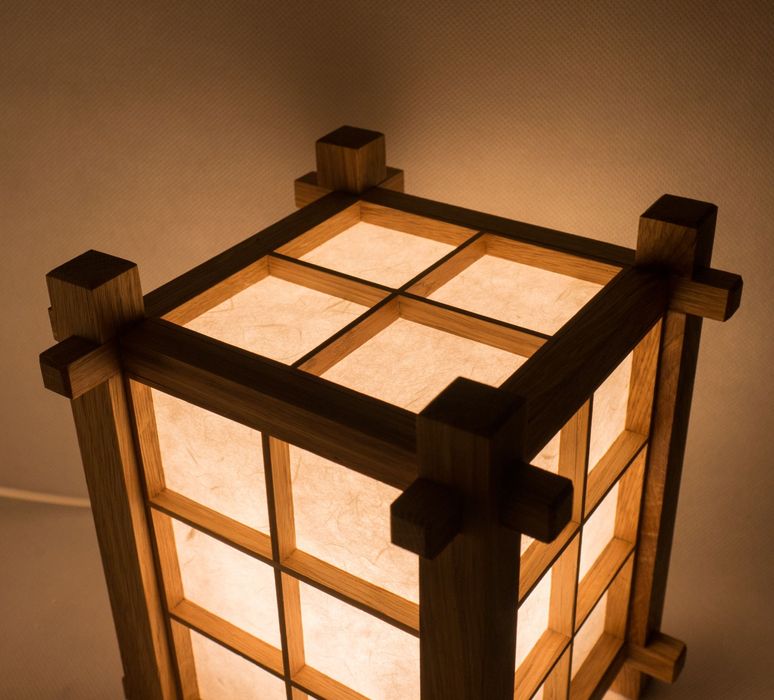 Lampka Shoji z panelami Kumiko własnoręcznie robiona
