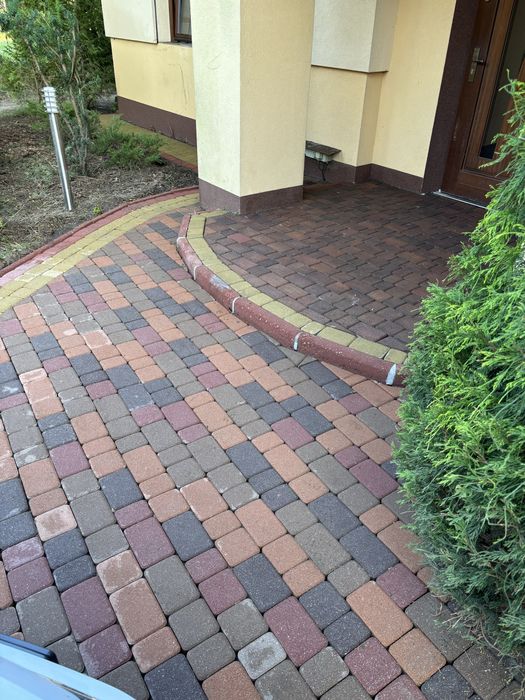 Mycie malowanie elewacji dachu w kostki Brukowej