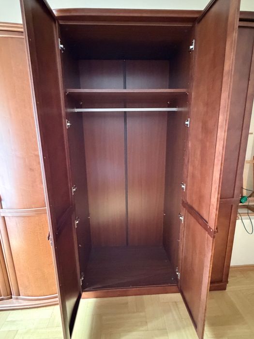 Szafa 3-drzwiowa z lustrem 135×60×216 cm | bardzo solidna