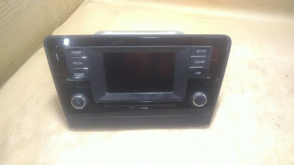 / Skoda Rapid radio fabryczne