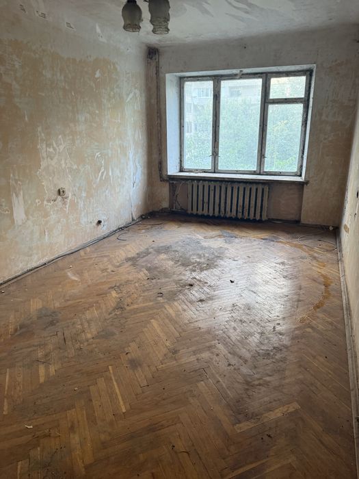 Продаж двухкімнатної квартири Липківського 37 цегляний будинок
