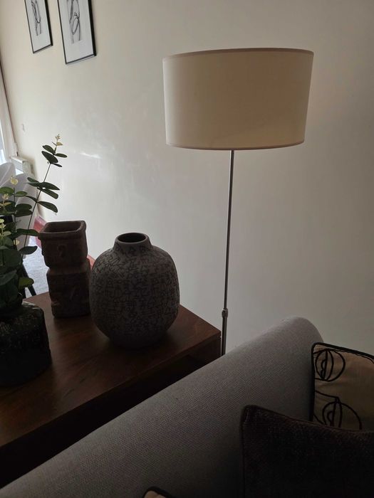 Candeeiro de pé com abajur / Área Store