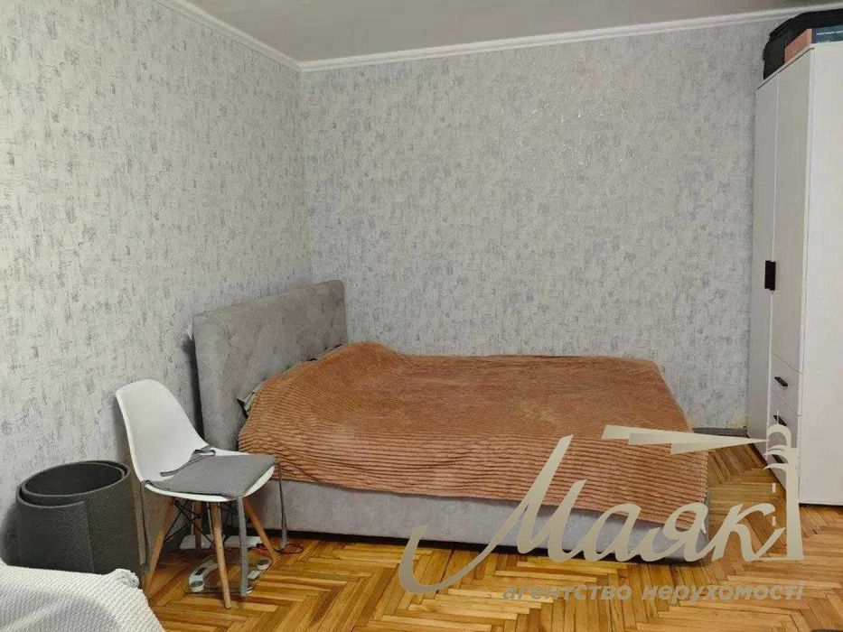 Продаж 1 кімнатної кварири Дніпровський район, вул. Весніна