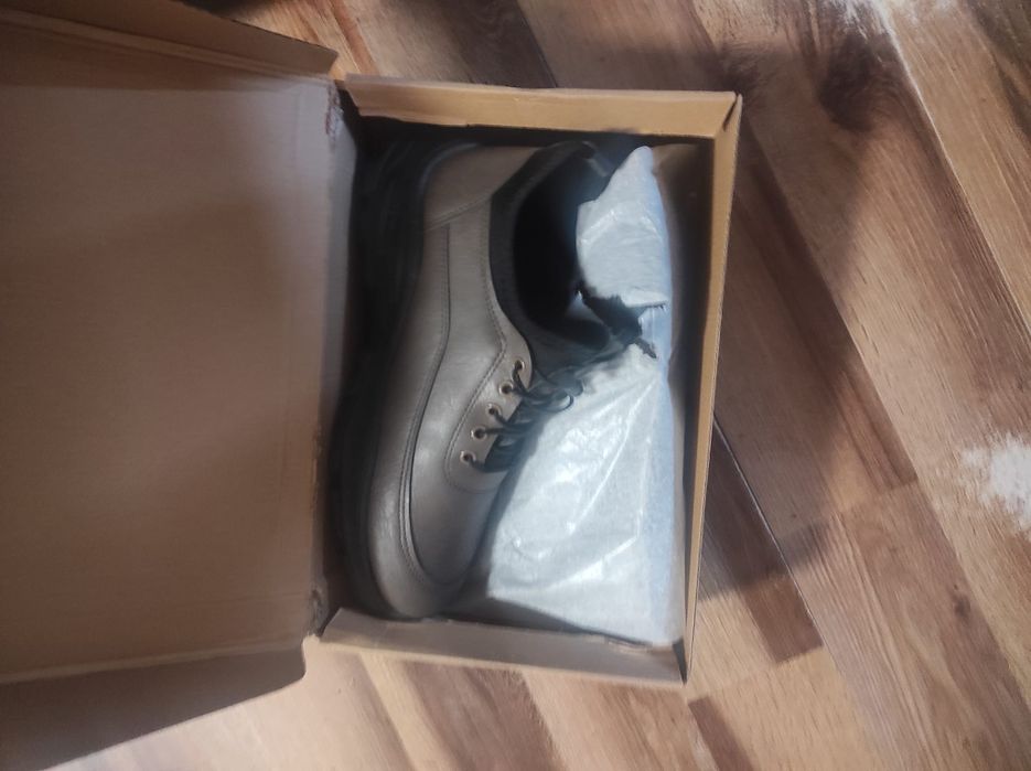 Nowe buty męskie