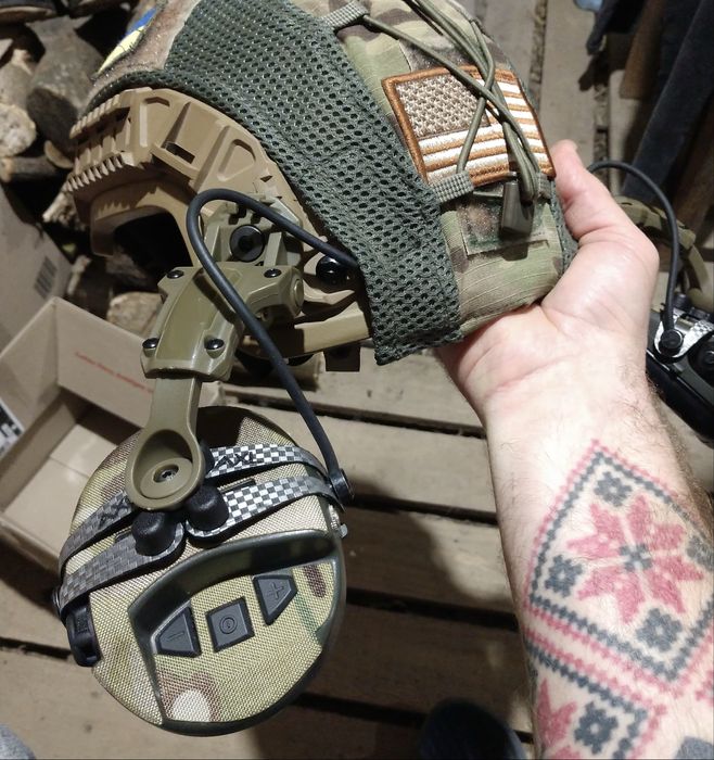 Кріплення AXL карбонові для  PELTOR, OTTO, SORDIN на рельси ARC,M-LOK,