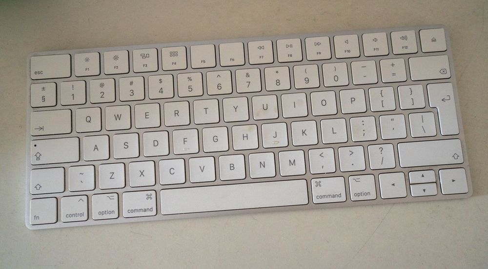 Zestaw iMac 21,5" Retina 4K 2019 z wadą