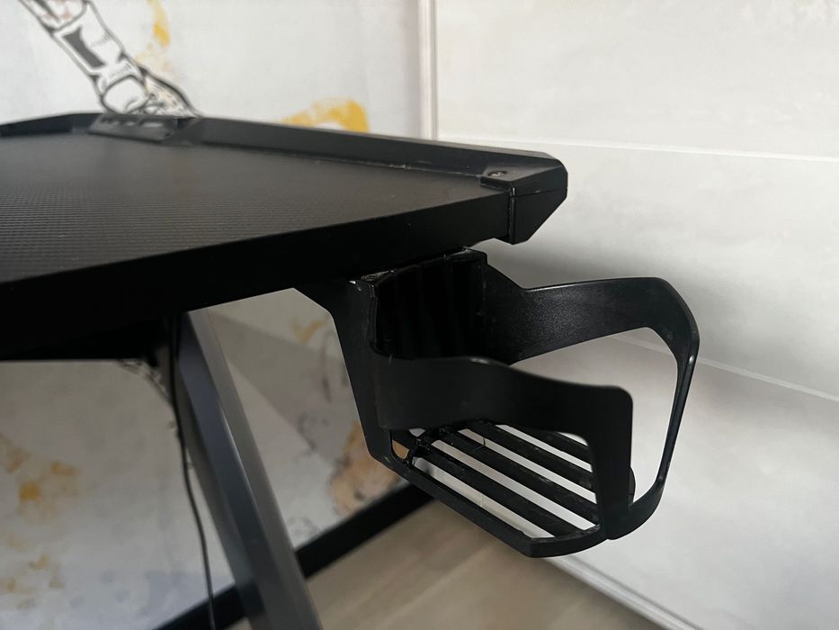 Biurko gamingowe ULTRADESK RGB LED 115x61 cm IDEALNE