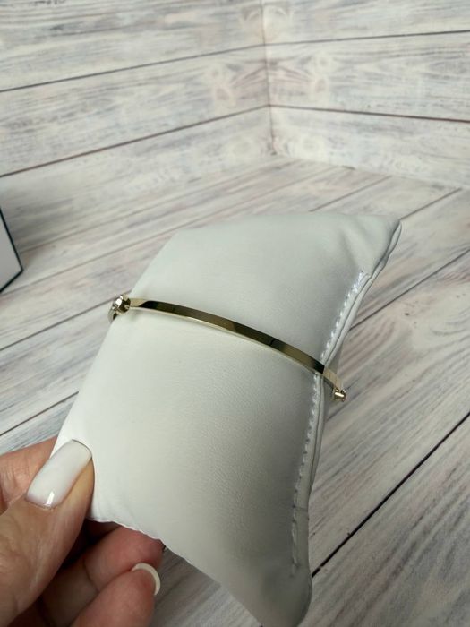 Жіночий браслет з камінчиками