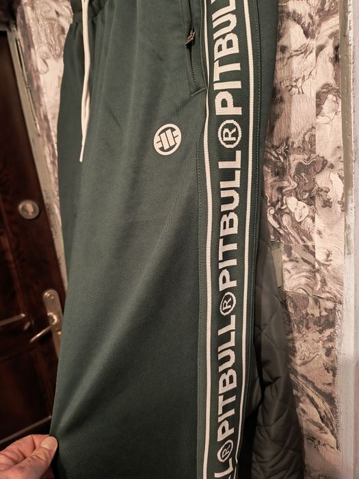 Nowe spodnie dresowe