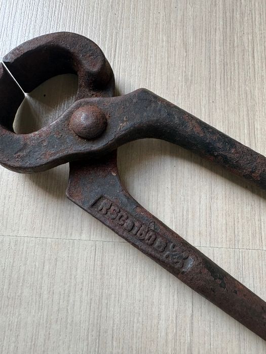 Torquês, alicate Antiguidade