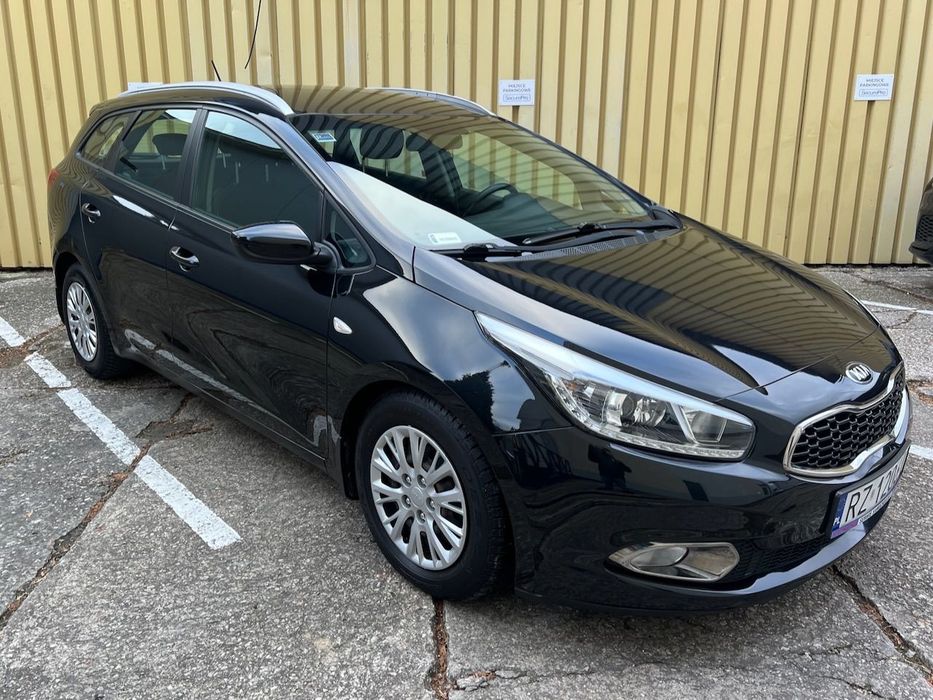 Kia Ceed Kia Cee'd 1.6 CRDi diesel kombi 128KM 2012
