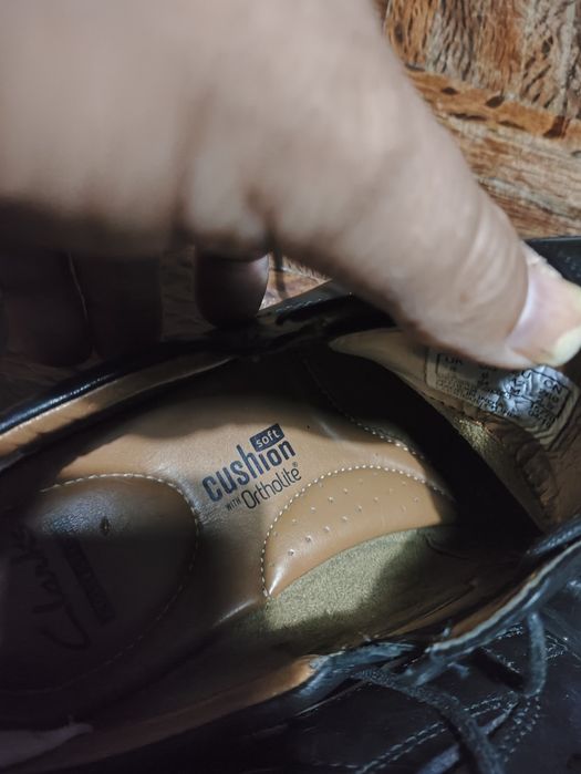 Sapatos de escritório Clarks tamanho 42