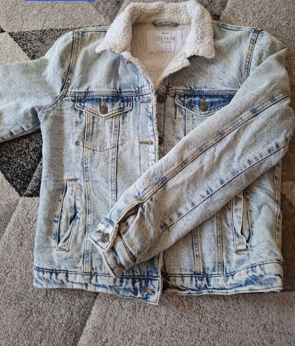Демисезонная джинсовая куртка
