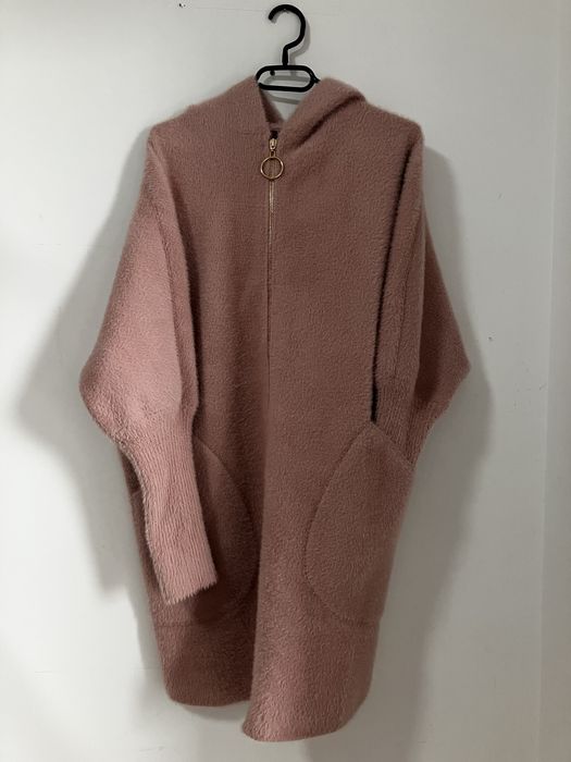 Długa bluza z kapturem