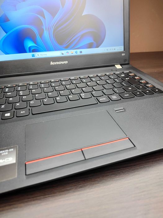 SMUKŁY LAPTOP | Lenovo E31-80 | i3-6006U | 8GB RAM | 128SSD | Win11