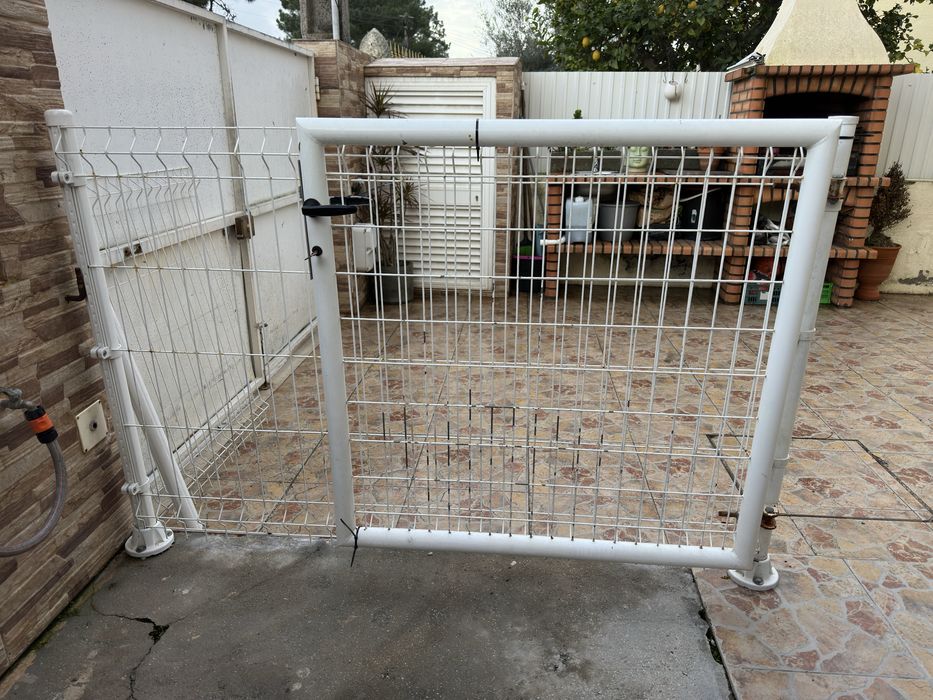 Gradeamento mais portao com fechadura