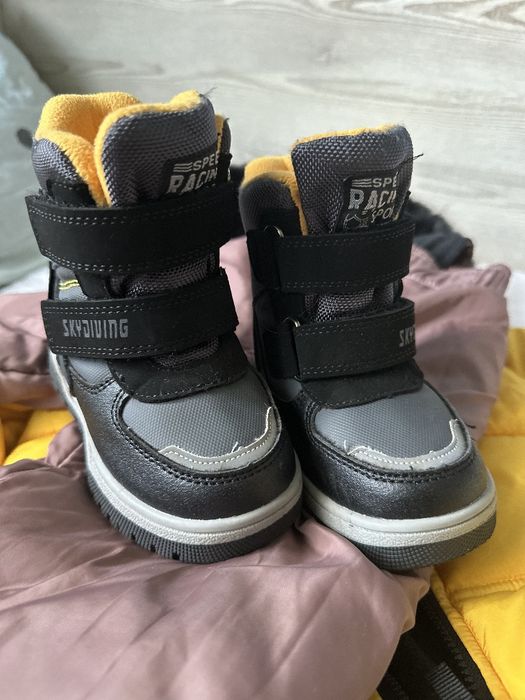 Продам зимове взуття