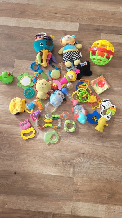 Zabawki grzechotki dla dzieci