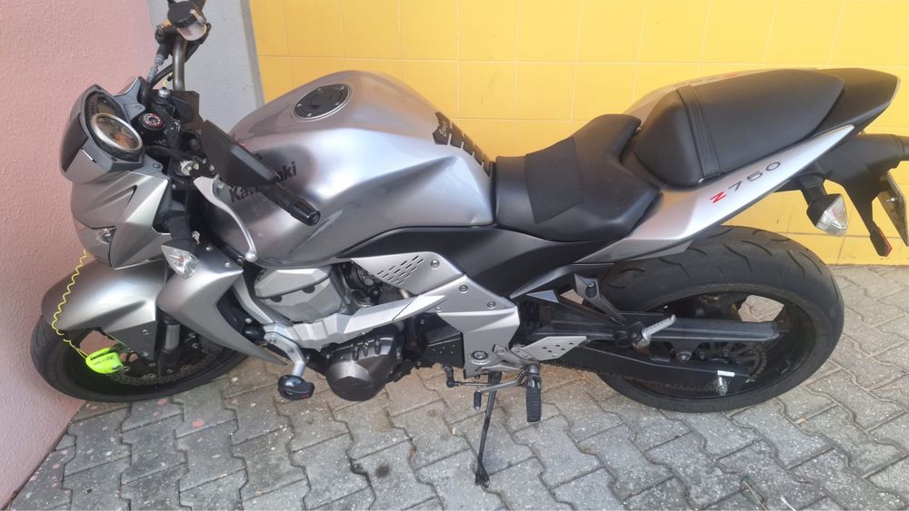 Vendo Kawasaki Z750 2007
