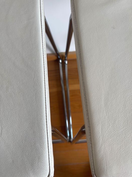 4 bancos altos Ikea Bernhard