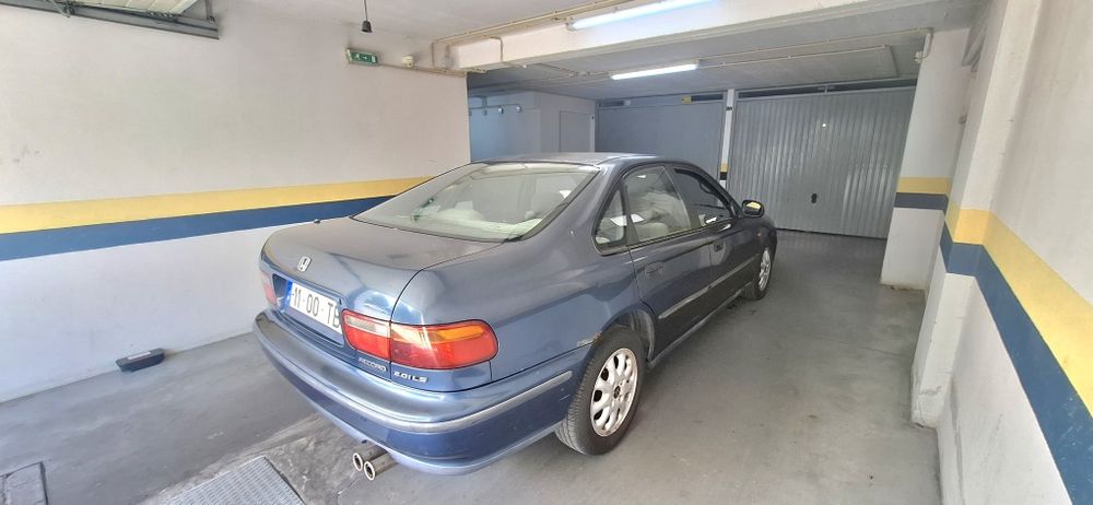 Honda  Accord  2.0 Lsi