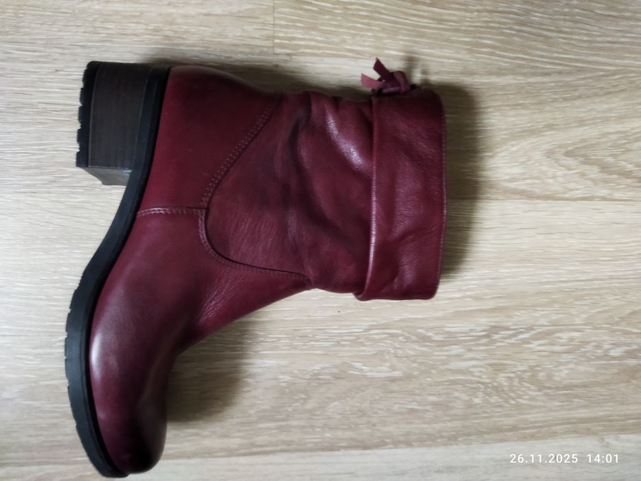 Чобітки ,шкіра, 38 р, 1550грн