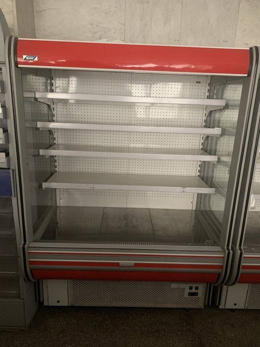 Пристенная холодильная витрина GOLD