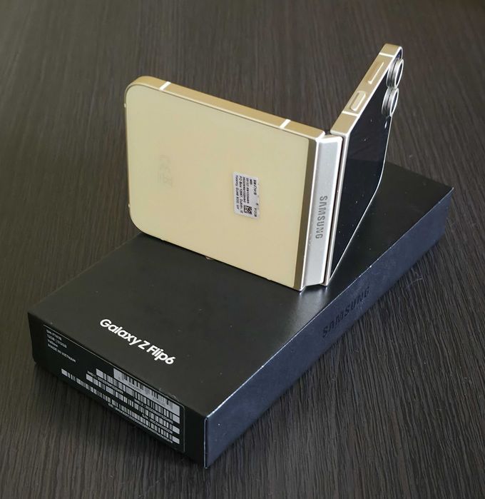 Samsung Galaxy Z Flip 6