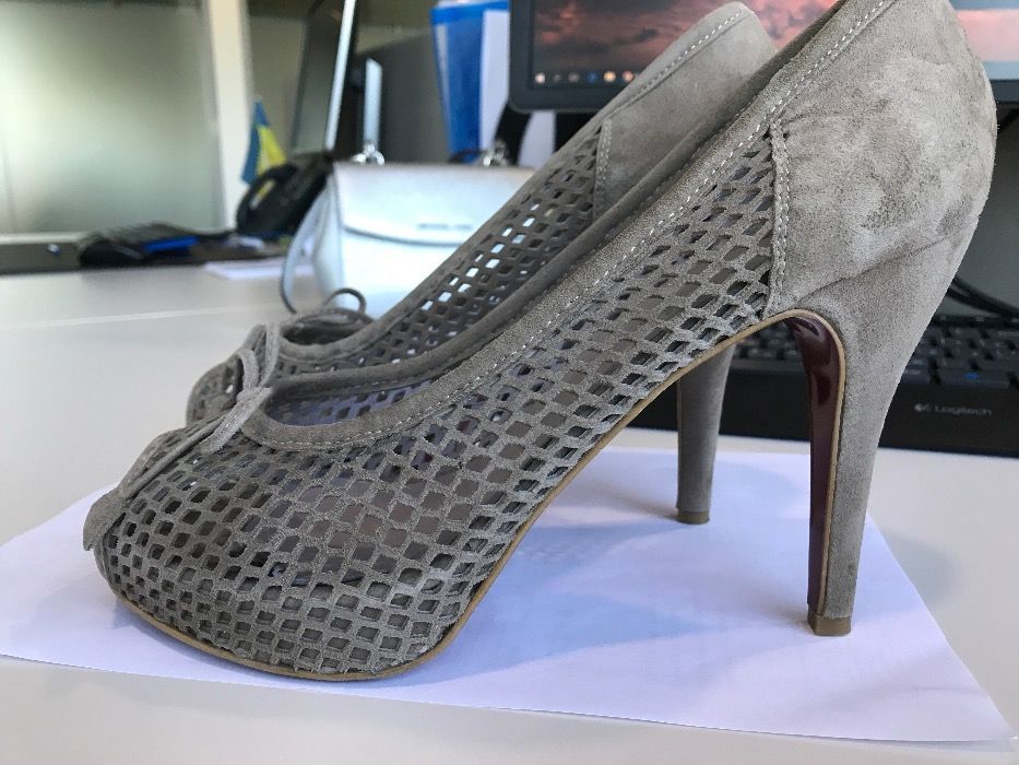 Туфли летние замшевые бежевые-серые 40-41