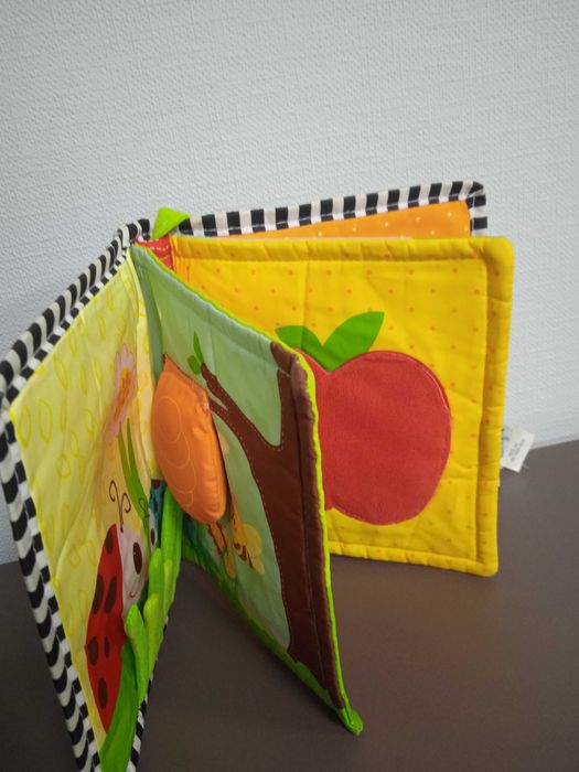 Розвиваюча книжка Tiny Love Лісове озеро дзеркальце пищалка гризун