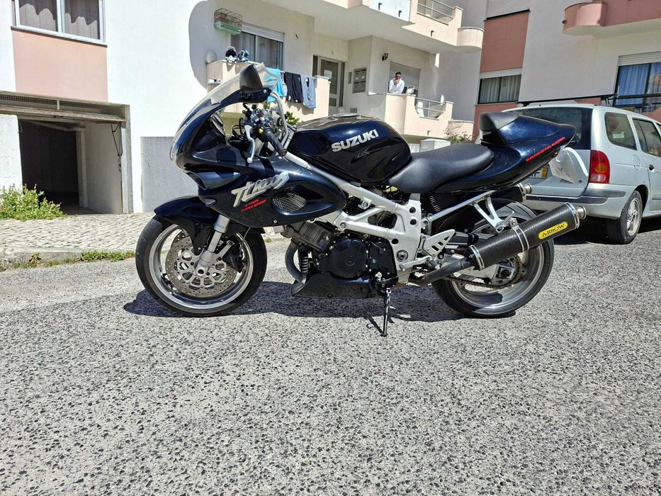 Vendo tl 1000s usada em bom estado