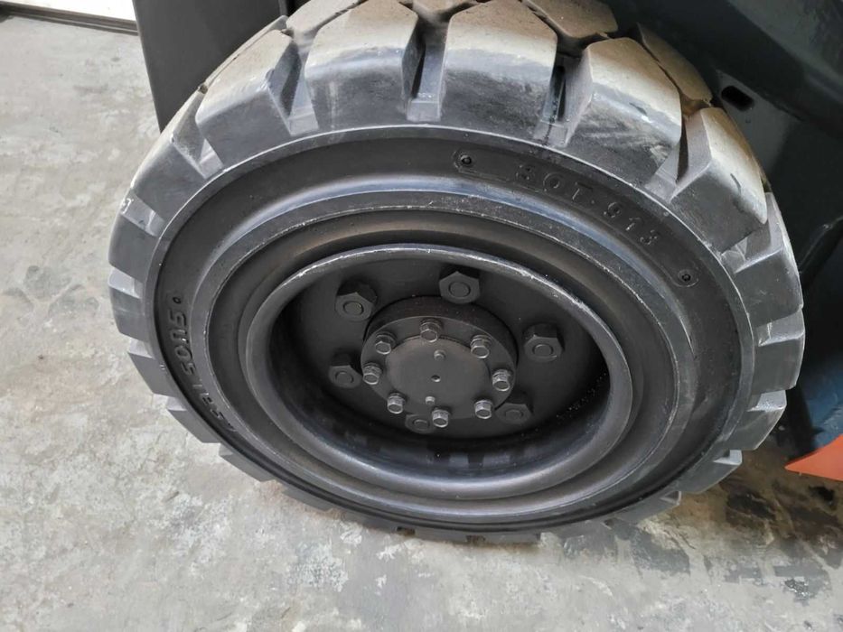 Навантажувач вилковий, дизельний 3 тонни
Toyota 02-8FDF30