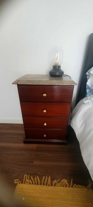 Mesinha de Cabeceira