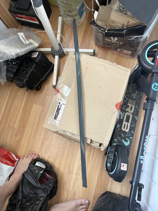 Правий молдинг лобового скла hyundai ioniq5 ,цілий, колір m9u