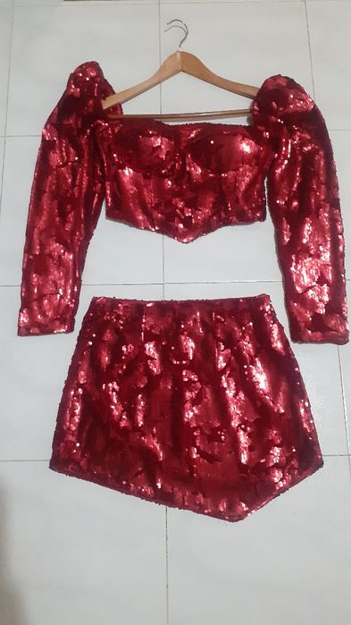 ( Conjunto  ) Top e Saia Bordeaux ( Marca Cawé ) C/ Novo