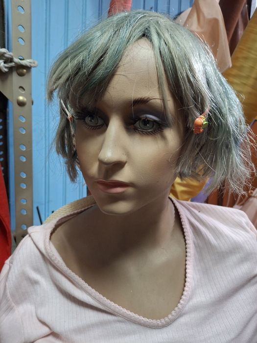 Manequim feminino grande (corpo inteiro)