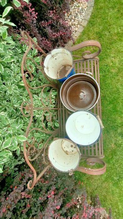 Zabytkowe emaliowane wiadra PRL, osłonki, doniczki