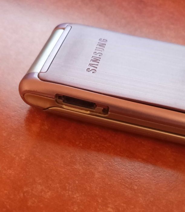 Мобильные телефоны 3шт